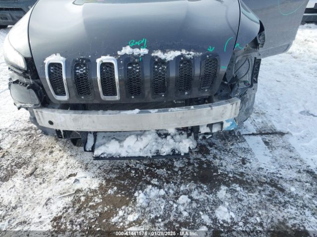 1C4PJLCB9FW760878 Jeep Cherokee Latitude