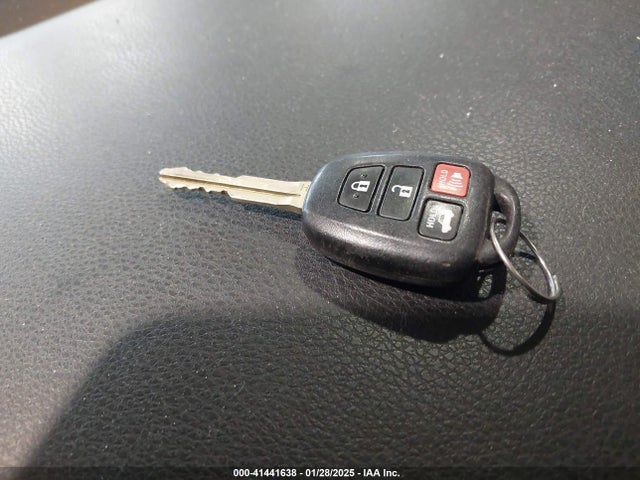 Toyota COROLLA LE 2018 2T1BURHE8JC076882 Image 11
