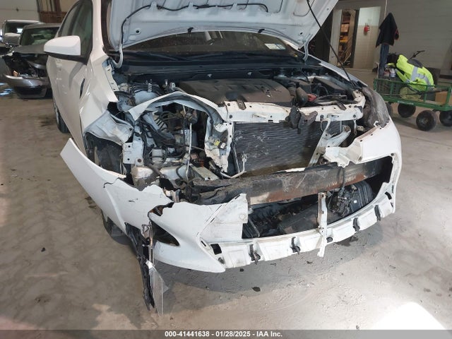 Toyota COROLLA LE 2018 2T1BURHE8JC076882 Image 6