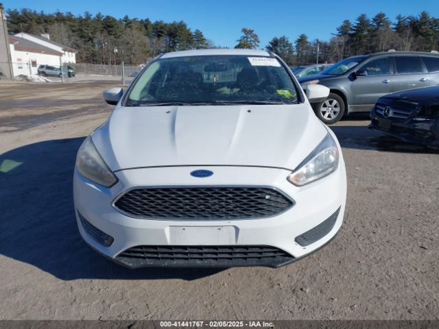 1FADP3F2XJL253047 Ford FOCUS SE