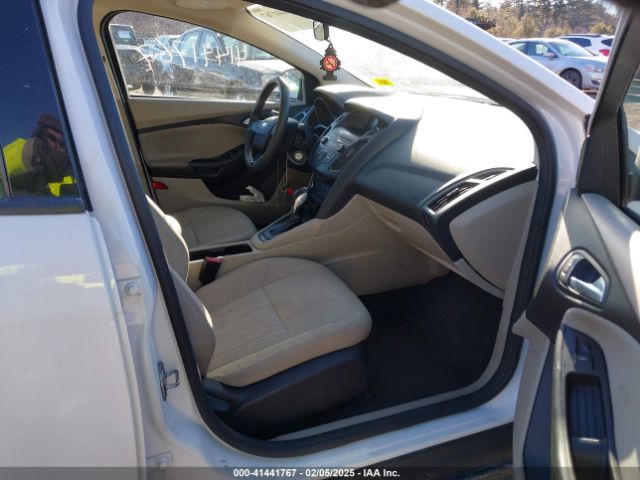 1FADP3F2XJL253047 Ford FOCUS SE