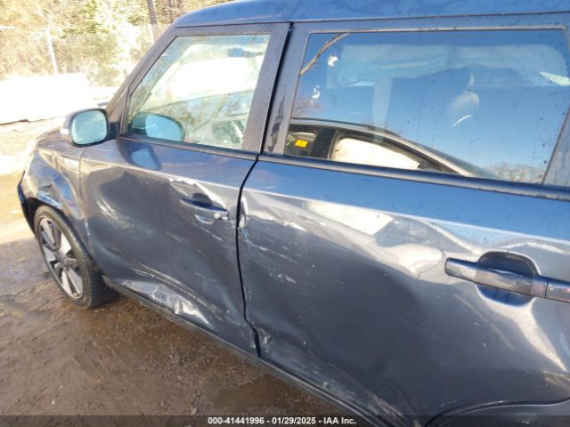 KNDJX3A59F7143489 KIA Soul !