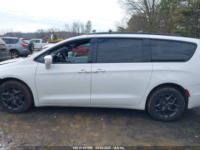 2C4RC1EG5KR505566 Chrysler Pacifica Touring L Plus