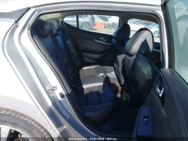 1N4AA6AP1JC379256 Nissan Maxima 3.5 Sv