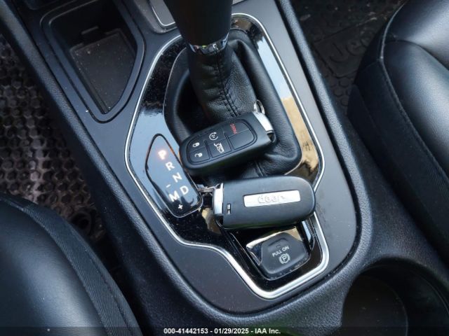 1C4PJLLN3KD286488 Jeep Cherokee Altitude Fwd