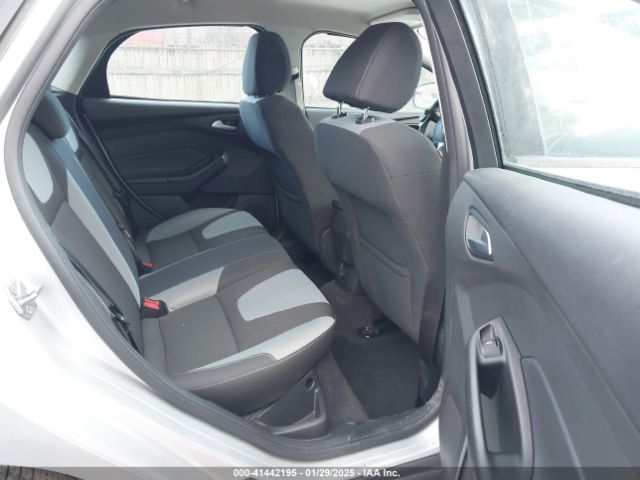 1FADP3K25EL195070 Ford FOCUS SE