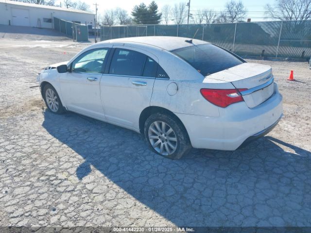 2014 CHRYSLER 200 1C3CCBCG5EN125552 Photo 2