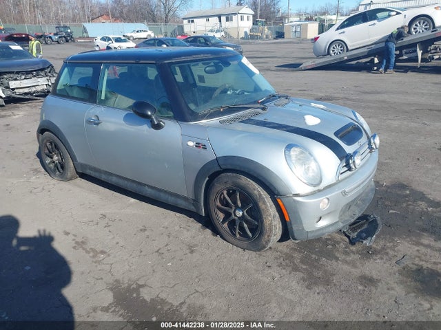 2003 MINI COOPER S WMWRE334X3TD64065 Photo 0