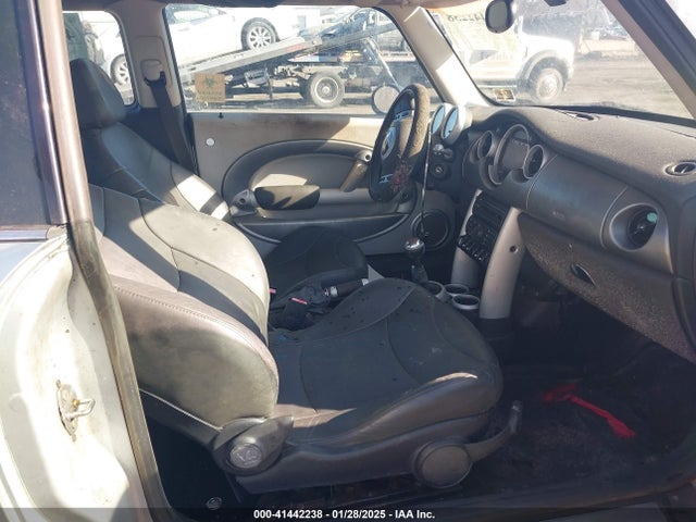 2003 MINI COOPER S WMWRE334X3TD64065 Photo 4
