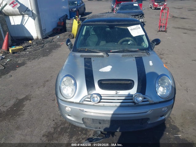 2003 MINI COOPER S WMWRE334X3TD64065 Photo 5
