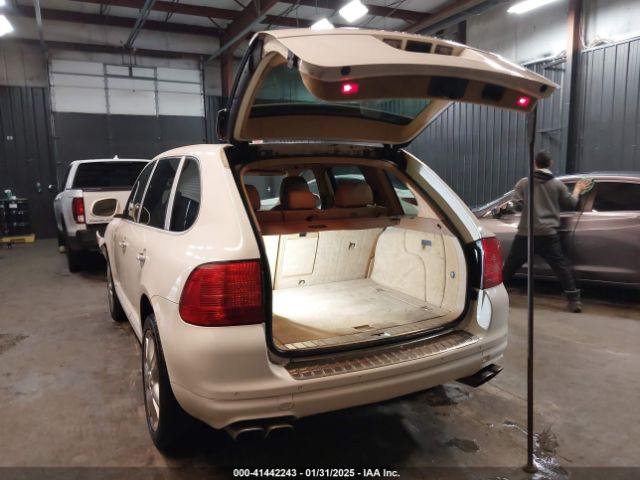 2006 PORSCHE CAYENNE WP1AC29P06LA91297 Photo 2