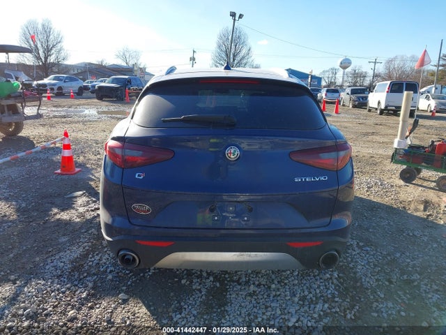 Alfa Romeo 2018 2018 ZASFAKAN9J7B89308 Image 16