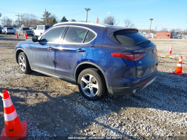2018 ALFA ROMEO STELVIO ZASFAKAN9J7B89308 Photo 2
