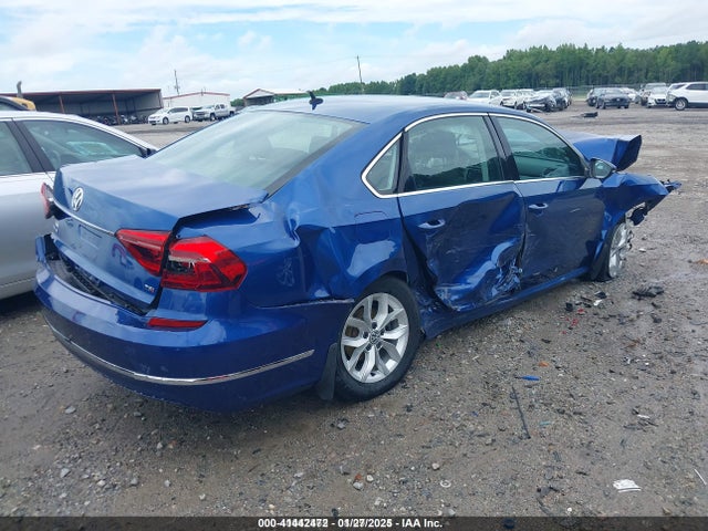 1VWAT7A3XHC023967 Volkswagen Passat 1.8t S