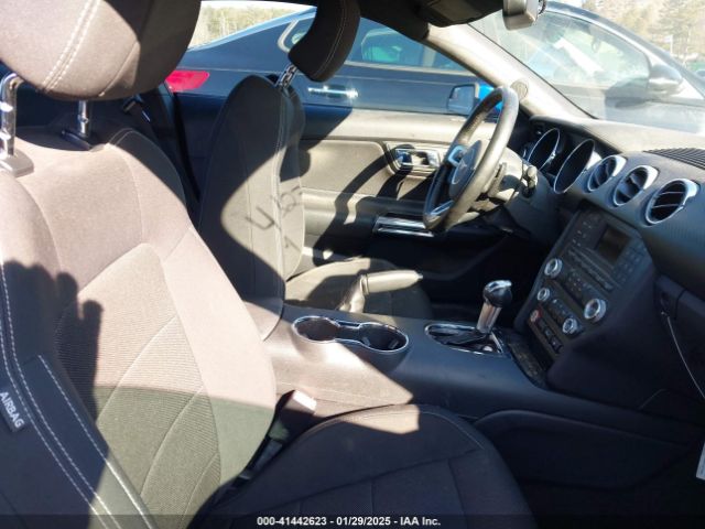 1FA6P8AM8G5264379 Ford Mustang V6