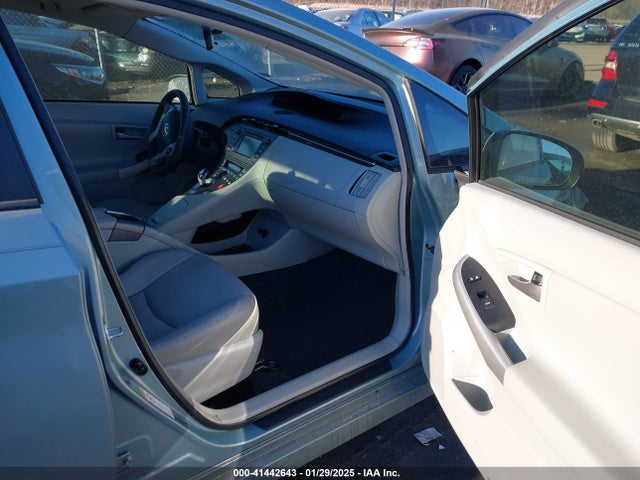 Toyota Prius Two 2014 JTDKN3DUXE1770295 Image 5