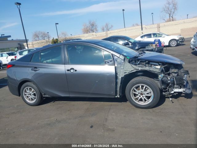 JTDKARFU6K3102490 Toyota Prius Le