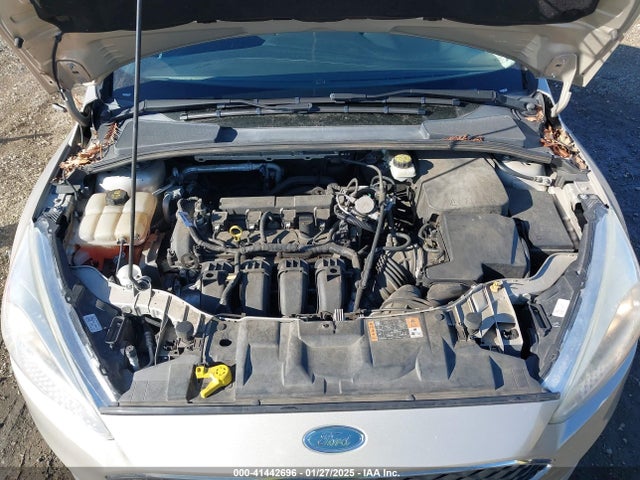 Ford FOCUS SE 2017 1FADP3F29HL304581 Image 10
