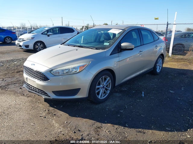 Ford FOCUS SE 2017 1FADP3F29HL304581 Image 2