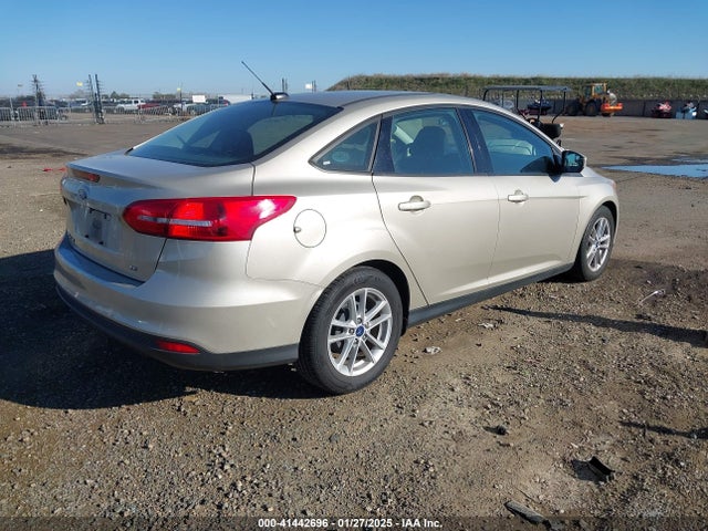 Ford FOCUS SE 2017 1FADP3F29HL304581 Image 4