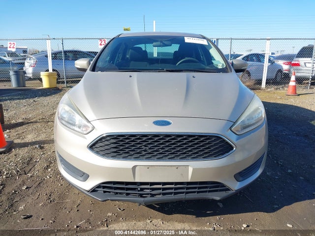 Ford FOCUS SE 2017 1FADP3F29HL304581 Image 6