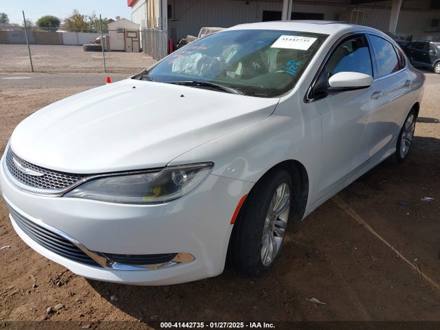 Chrysler 200 Limited 2015 1C3CCCAB6FN690178 Image 2