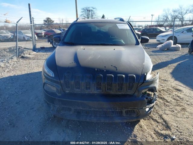 1C4PJMCX8JD601680 Jeep Cherokee Latitude 4x4