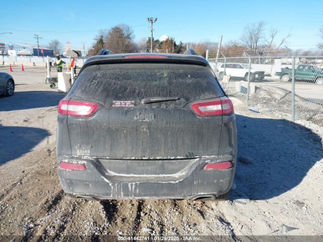 1C4PJMCX8JD601680 Jeep Cherokee Latitude 4x4