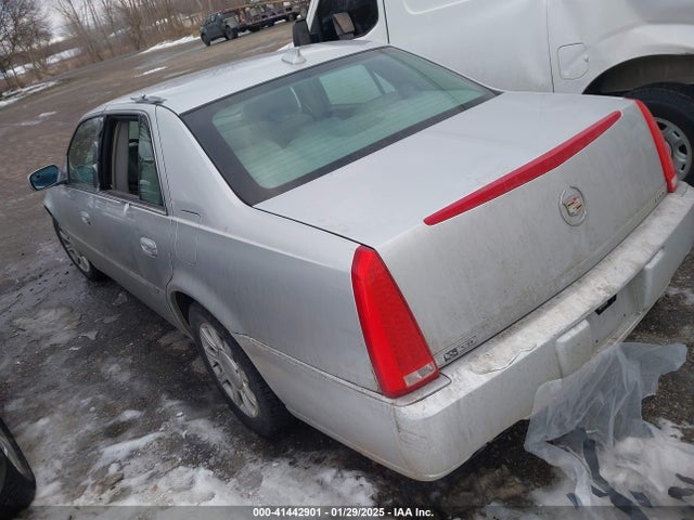 2010 CADILLAC DTS 1G6KA5EY2AU122146 Photo 2