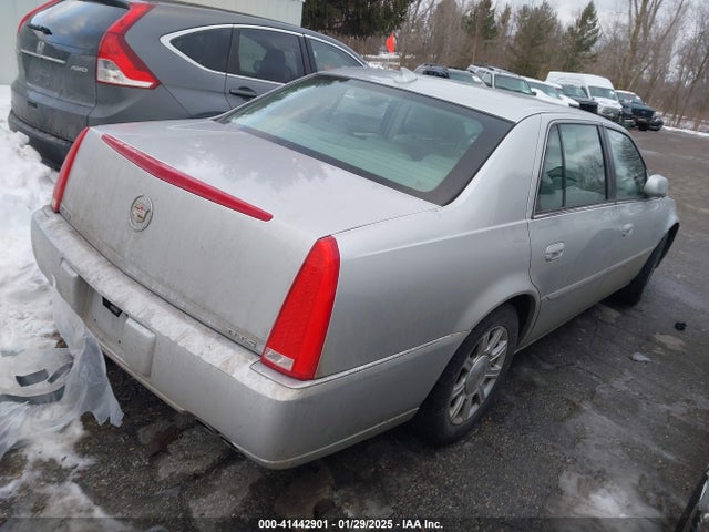 2010 CADILLAC DTS 1G6KA5EY2AU122146 Photo 3