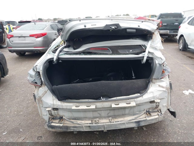 Hyundai ELANTRA SE 2018 5NPD74LF5JH233140 Image 16