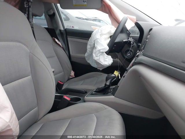 Hyundai ELANTRA SE 2018 5NPD74LF5JH233140 Image 5
