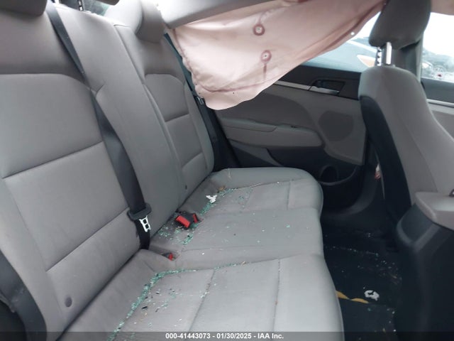 Hyundai ELANTRA SE 2018 5NPD74LF5JH233140 Image 8