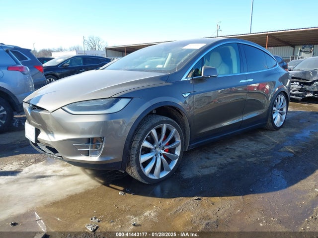 2016 TESLA MODEL X 5YJXCBE40GFS00529 Photo 1