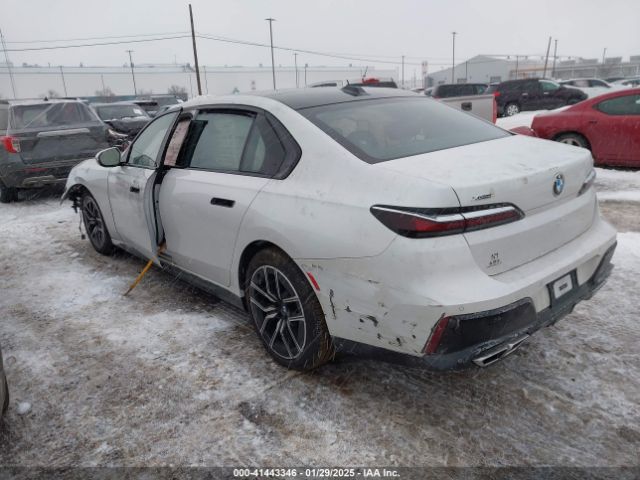 2024 BMW 760 WBA33EJ04RCR03034 Photo 2