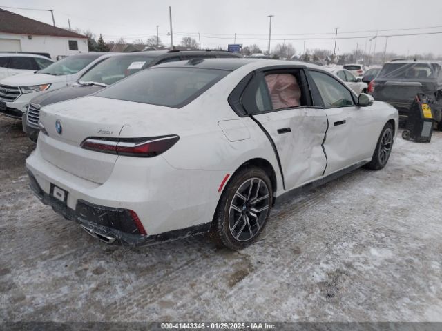 2024 BMW 760 WBA33EJ04RCR03034 Photo 3