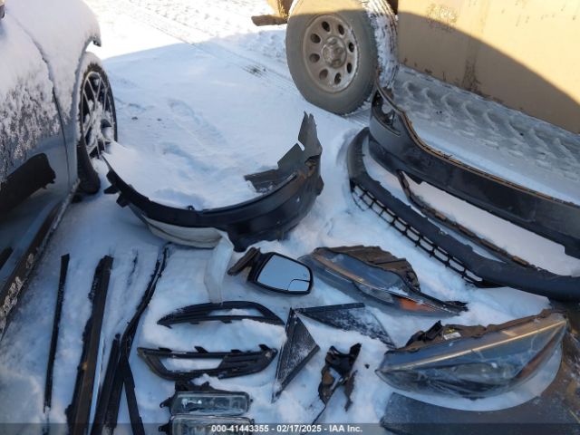1FADP3FE1JL267977 Ford FOCUS SE