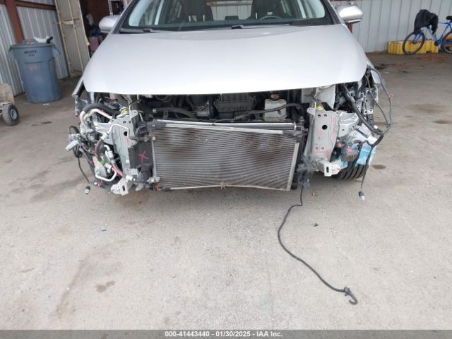 JTDKAMFP5N3212691 Toyota Prius Prime Xle