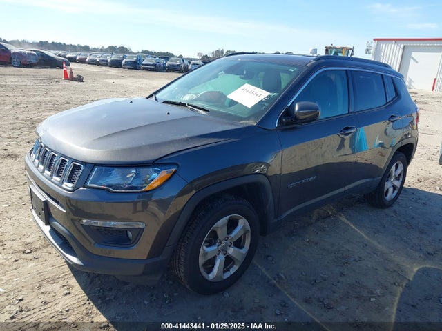 Jeep Compass Latitude 4x4 2018 3C4NJDBB3JT470553 Image 2