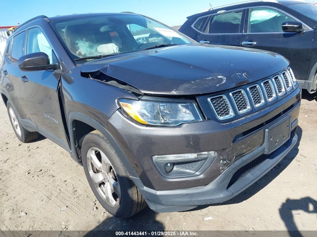 Jeep Compass Latitude 4x4 2018 3C4NJDBB3JT470553 Image 6