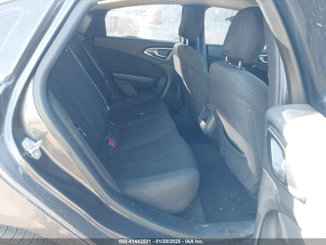 Chrysler 200 Limited 2016 1C3CCCAB3GN138560 Image 8