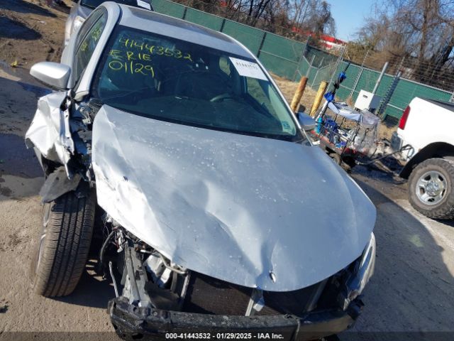 2T1BURHE3JC113241 Toyota Corolla L/le/xle/se/xse