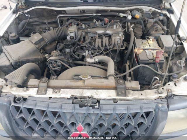 2000 MITSUBISHI MONTERO SPORT JA4LS31H0YP021389 Photo 9