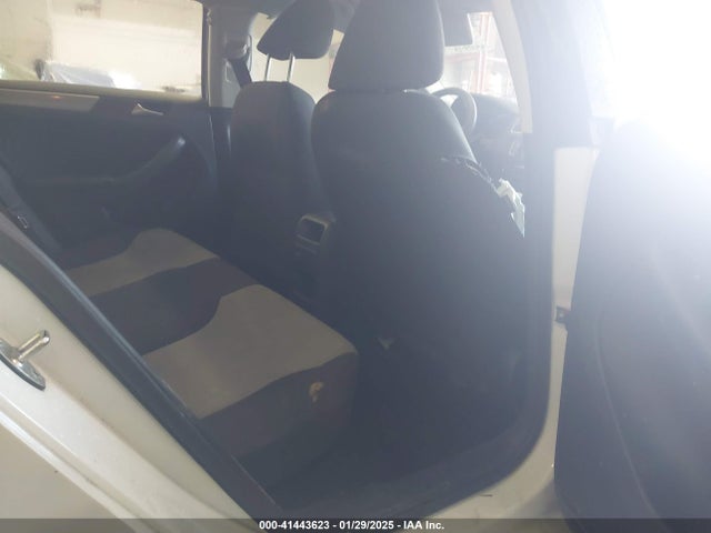 3VW2B7AJ0HM315406 Volkswagen Jetta 1.4t S