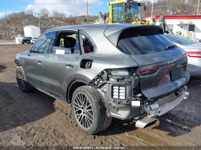 2019 PORSCHE CAYENNE E-HYBRID WP1AE2AY9KDA51903 Photo 2