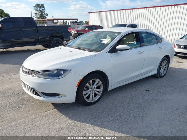 Chrysler 200 Limited 2015 1C3CCCAB8FN659613 Image 2