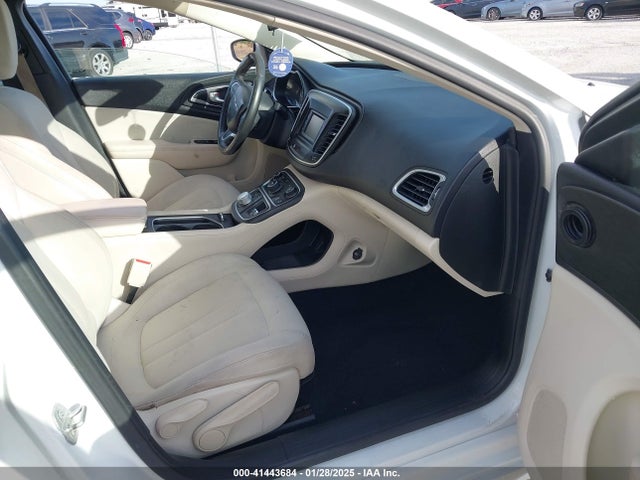 Chrysler 200 Limited 2015 1C3CCCAB8FN659613 Image 5