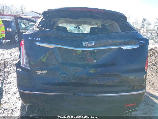 2018 CADILLAC XT5 1GYKNFRS5JZ121731 Photo 5