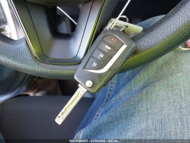 5YFEPRAE3LP074748 Toyota COROLLA LE