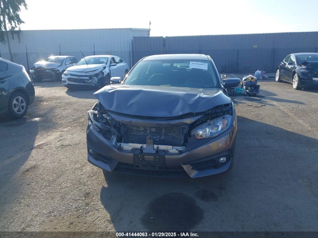 Honda Civic Ex-t 2018 JHMFC1F39JX005990 Image 12